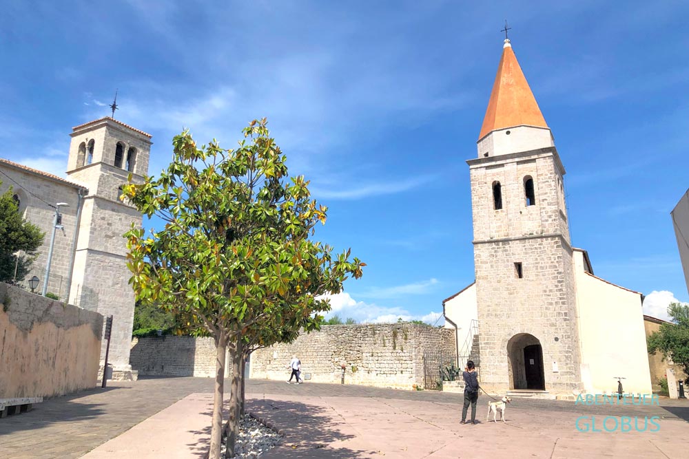Kirche des Heiligen Franziskus vom Franziskanerkloster und die Kirche St. Michaelis