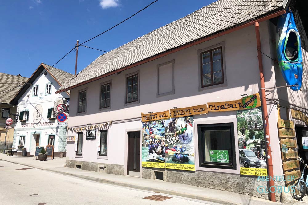 Bled in Slowenien: Veranstalter Tina Raft bietet Outdoor-Aktivitäten wie Rafting auf dem Fluss Save an.