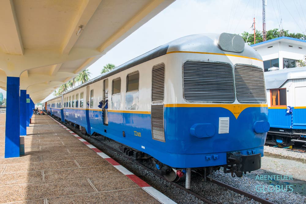 Kambodscha: Der Zug nach Sihanoukville steht im Hauptbahnhof in Phnom Penh.
