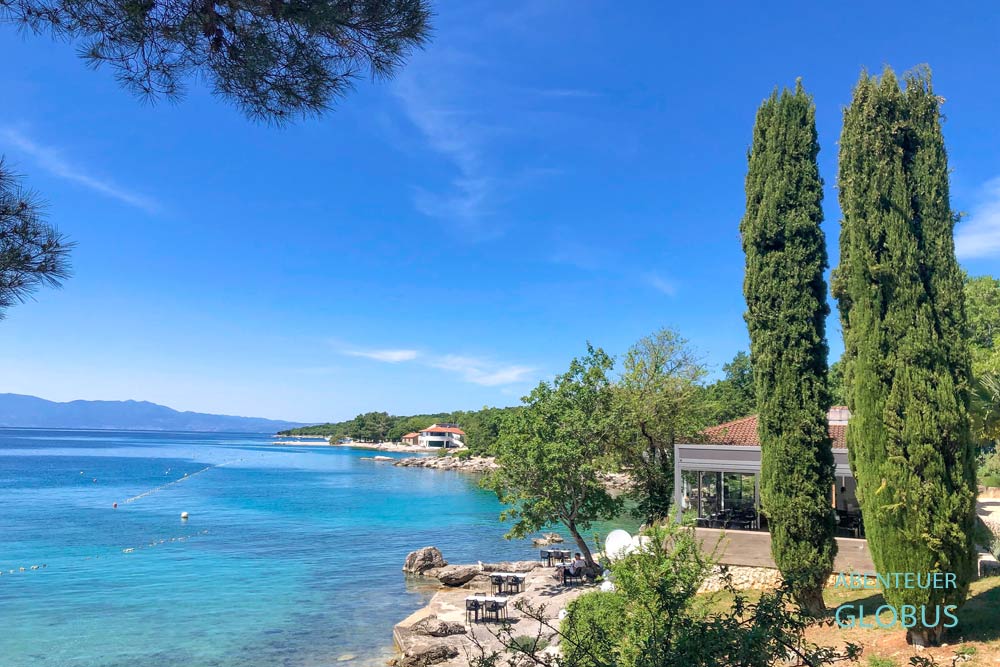 Strand beim Aminess Atea Camping Resort und Restaurant Bukaleta in Njivice auf der Insel Krk in Kroatien