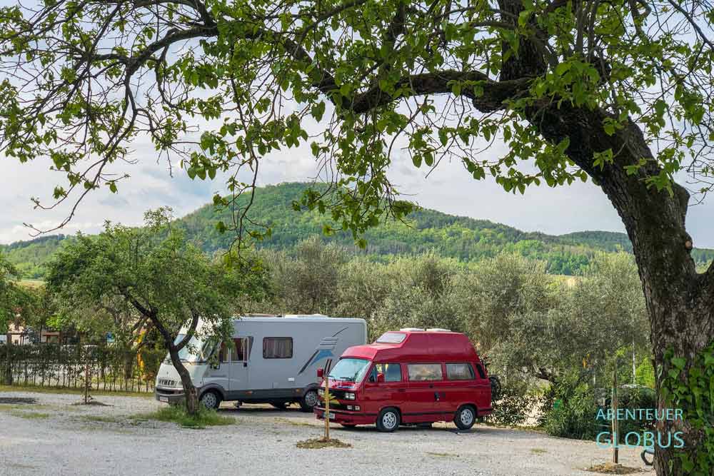 Motovun in Istrien: Stellplätze auf dem Campingplatz Monte Vita Motovun Campsite unterhalb der Hügelstadt