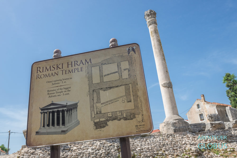 Stadt Nin in Kroatien: Die Überreste des größten römischen Tempels an der Adria stammen aus dem 1. Jahrhundert.