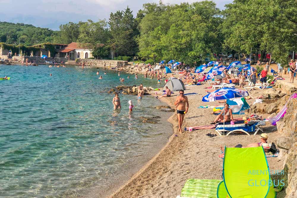 Strand Plaza Jardan in Njivice auf der Insel Krk in Kroatien
