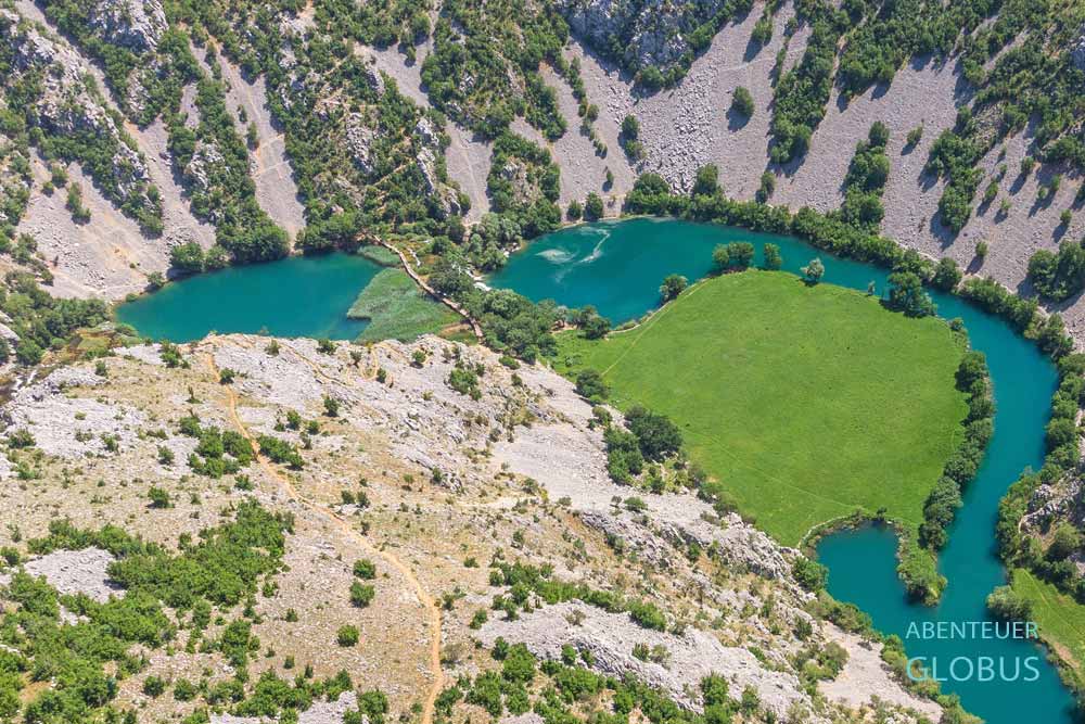 Naturpark Velebit: Steinbrücke Kudin Most über den Krupa-Fluss, der in die Zrmanja mündet.
