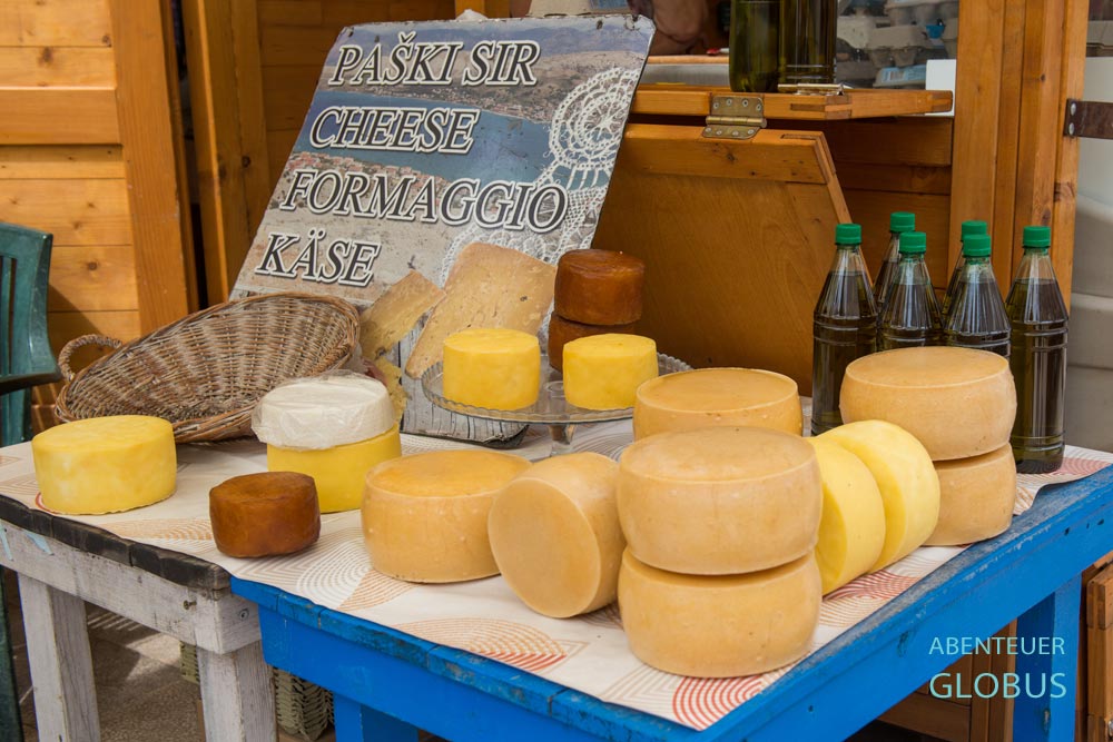 Käse von der Insel Pag wird auf dem Hauptmarkt