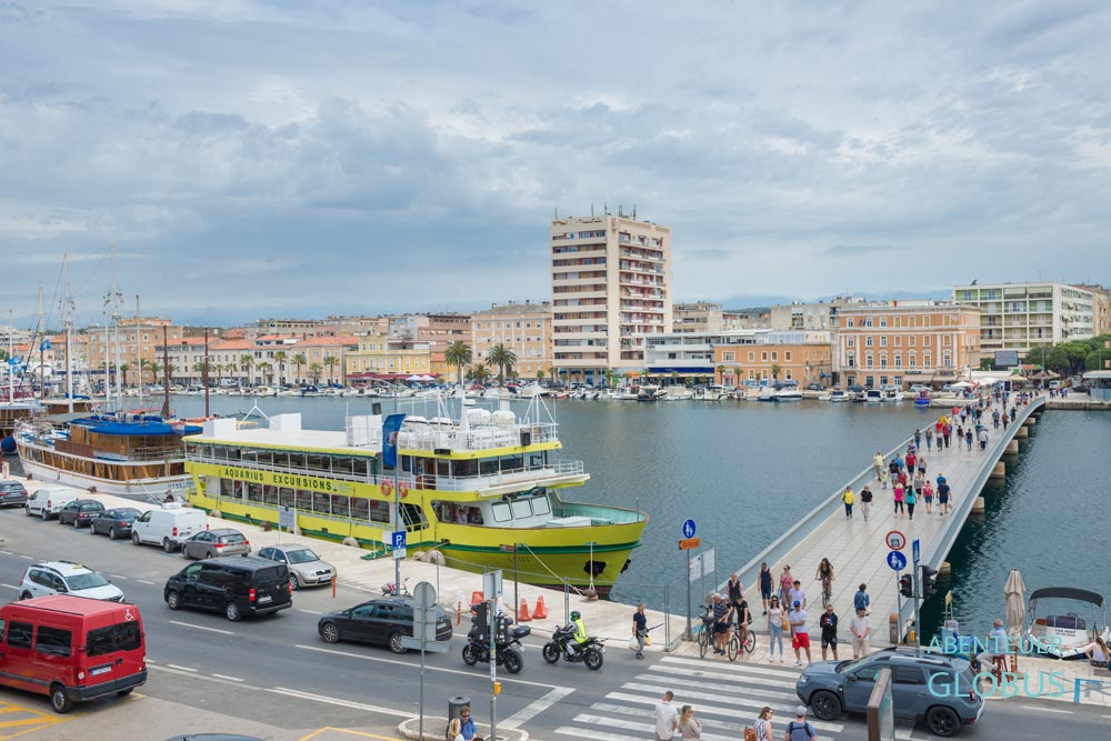 Zadar in Kroatien: Die Brücke Gradski Most führt in die Altstadt.