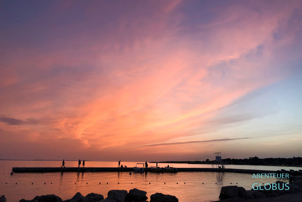 Strand Zaton nahe der Kleinstadt Nin in Kroatien: Sonnenuntergang an der Adria
