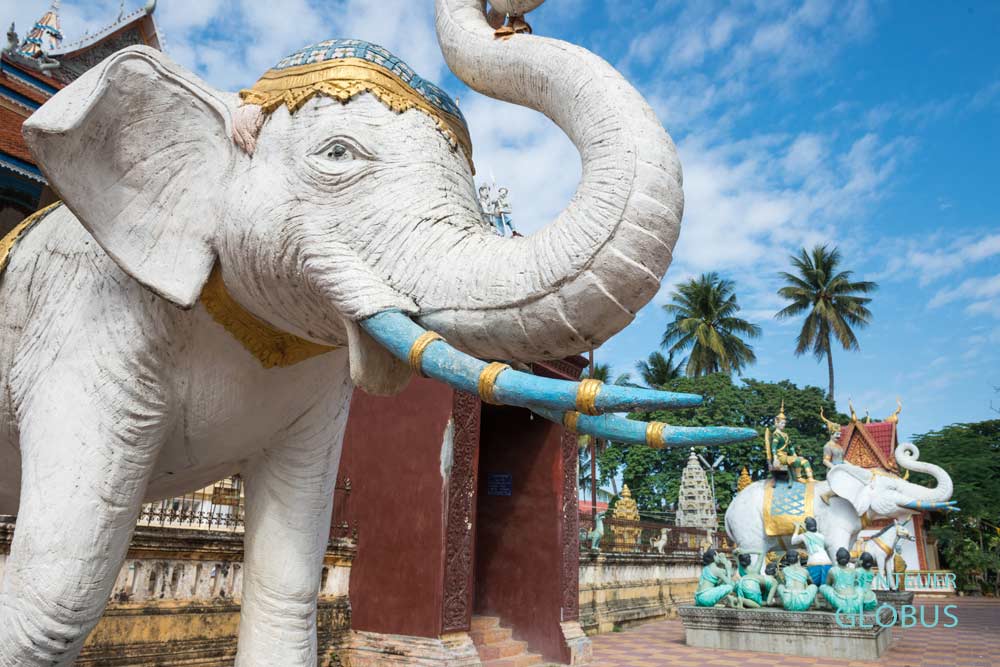Battambang, Elefanten-Statue im Wat und Kloster Damrey Sor