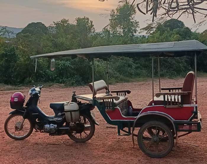 Tipps für Kambodscha: Guide und Fahrer Vandy mit dem Tuk-Tuk in Kampot
