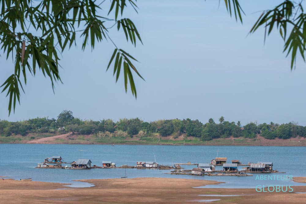 Vietnamesisches Fischerdorf vor der Insel Koh Trong in Kambodscha
