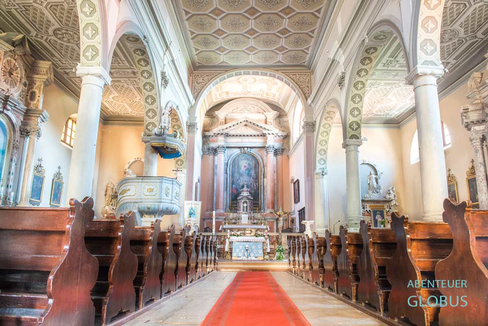 Altstadt Labin: dreischiffige Kirche Marias Geburt