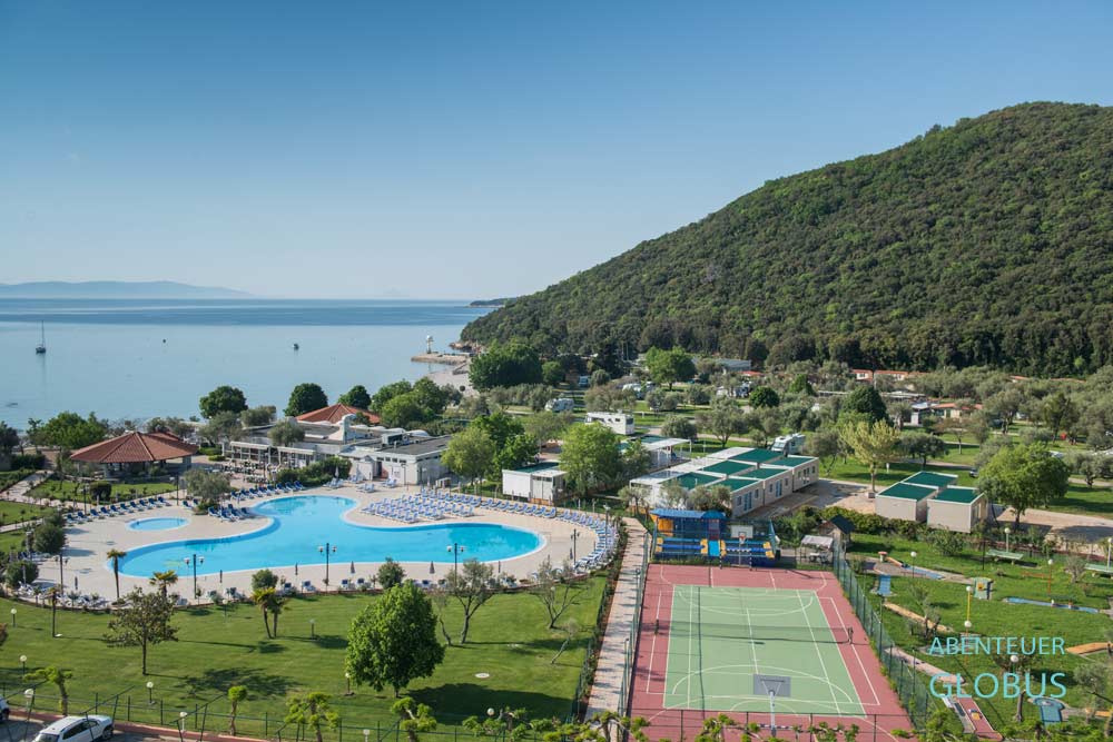 Campingplatz Oliva  mit Swimmingpools und Sportplatz am Maslinica Beach in Rabac auf Istrien in Kroatien