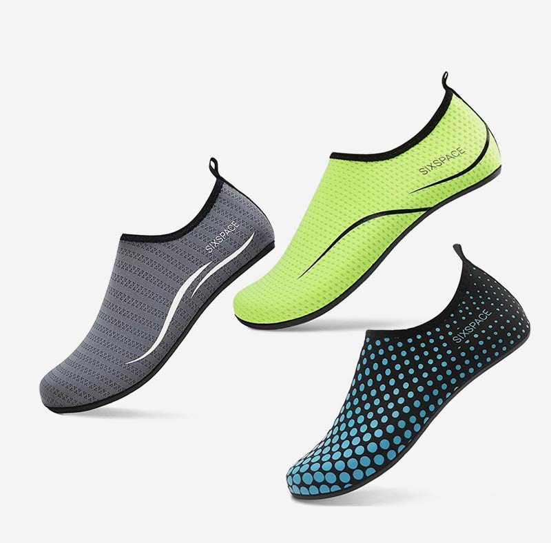 Tipps für die Packliste für Kroatien: Checkliste was unbedingt benötigt wird, zum Beispiel Badeschuhe und Aquaschuhe