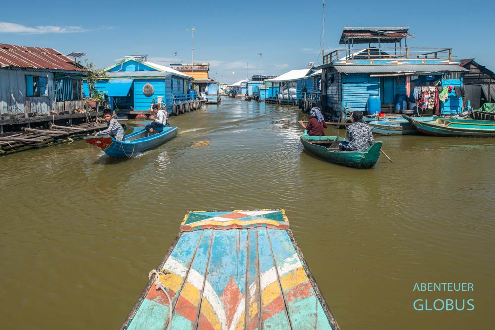 Bootsfahrt auf dem Tonle Sap durch das schwimmende Dorf Kampong Khleang.