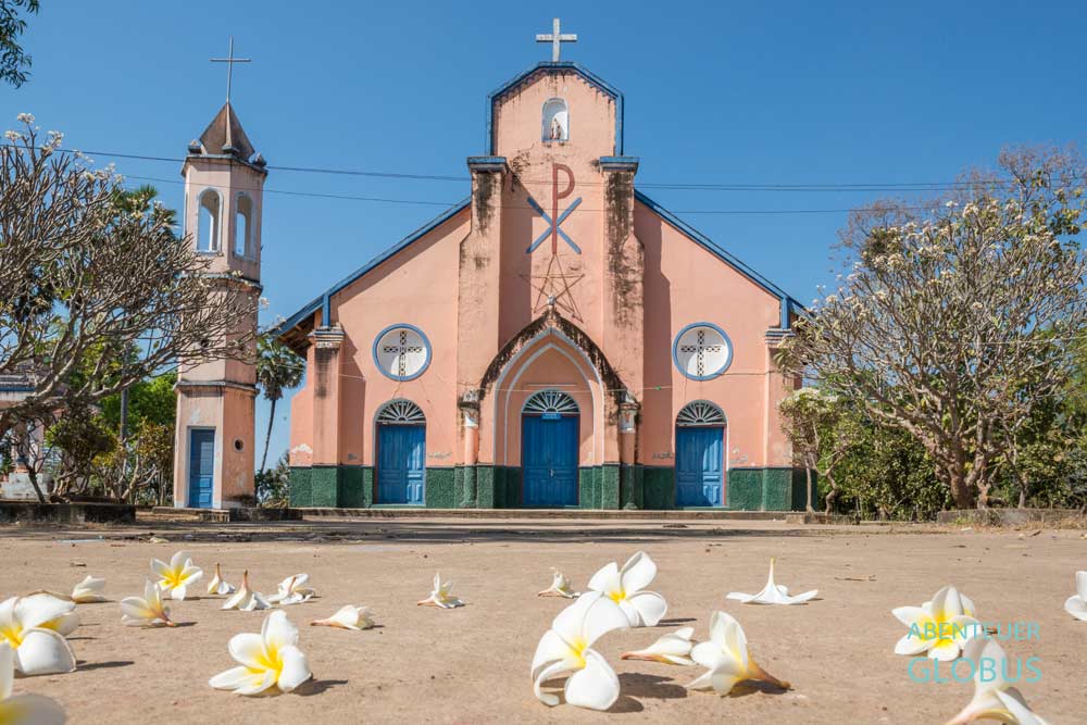 Tipps für das Umland von Champasak: Jesuskirche am Mekong