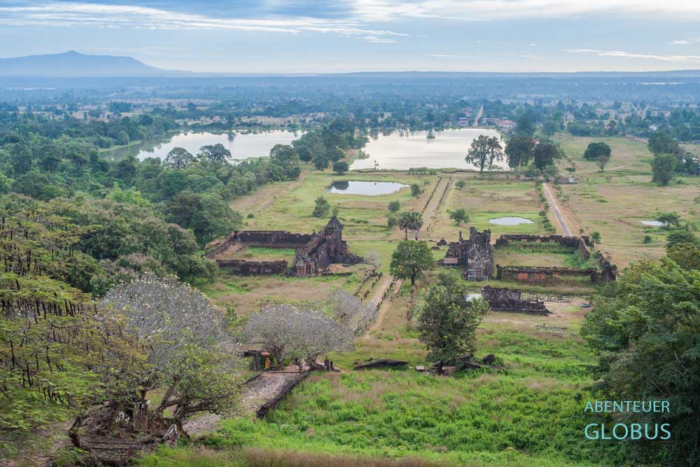 Wat Phou: Aussicht vom Heiligtum der Khmer-Tempelanlage zum Mekong