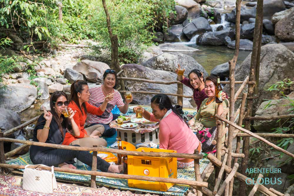 Vang Vieng, Tipps und Highlights: Ausflug und Picknick am Wasserfall Kaeng Nyui