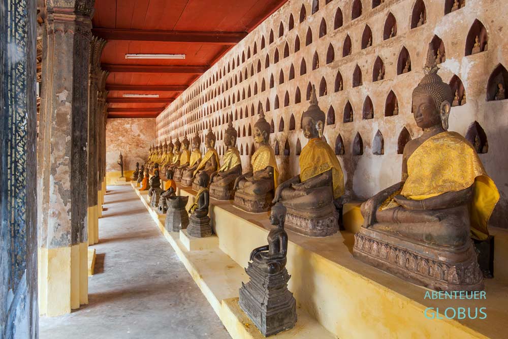 Tipps und Sehenswürdigkeiten in Vientiane: Der buddhistische Tempel Wat Si Saket mit Buddha-Statuen ist ein Highlight in der Hauptstadt.