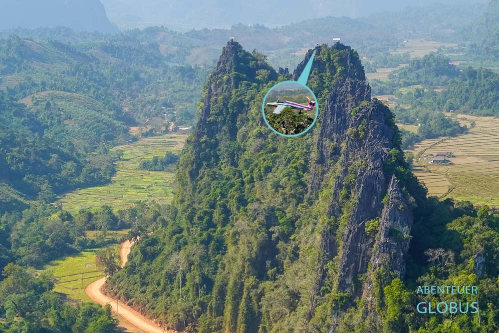 Vang Vieng: Phapoungkham Viewpoint mit Flugzeug und Höhle