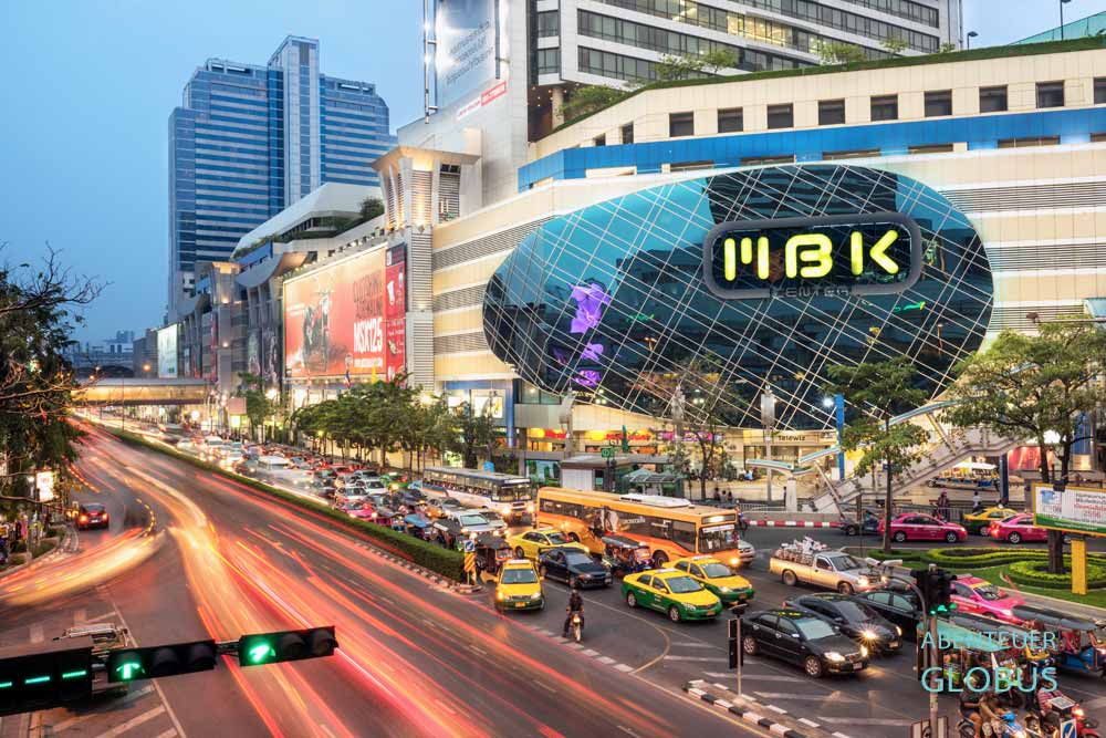Shoppingmall MBK in Bangkok am Abend
