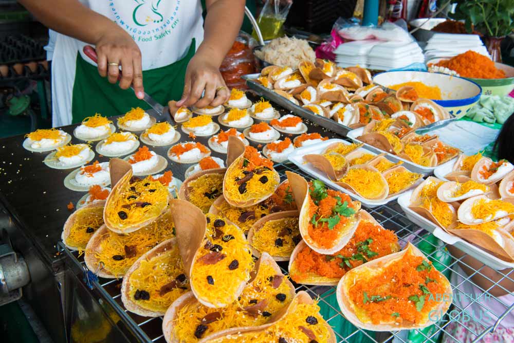 Desserts auf einem Nachtmarkt in Bangkok