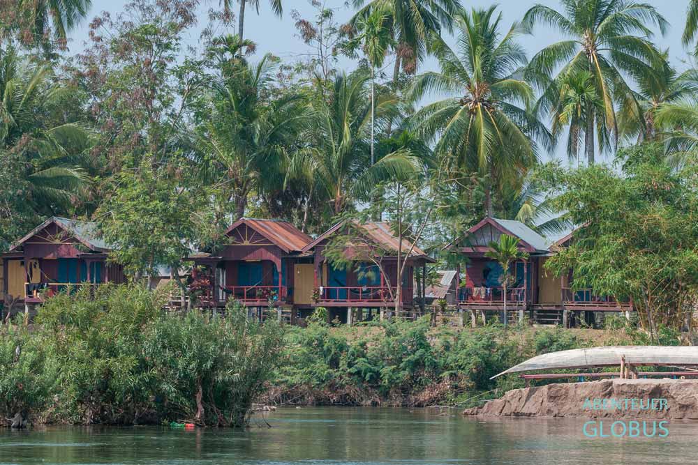 Laos, Si Phan Don (4000 Inseln), Insel Don Det, Holzhütten am Mekong