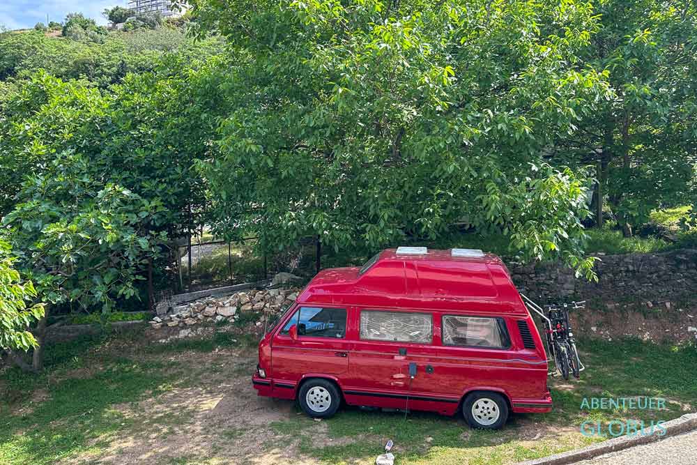 Stellplatz auf dem Campingplatz Verige in Lepetane 