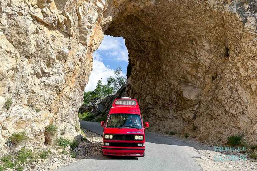 Tipps für die Einreise nach Montenegro mit dem Campervan, Bulli oder Wohnmobil 