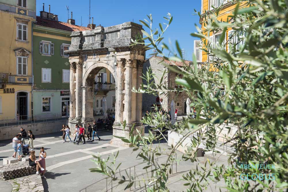 Sergierbogen (Slavoluk Sergijevaca) in Pula