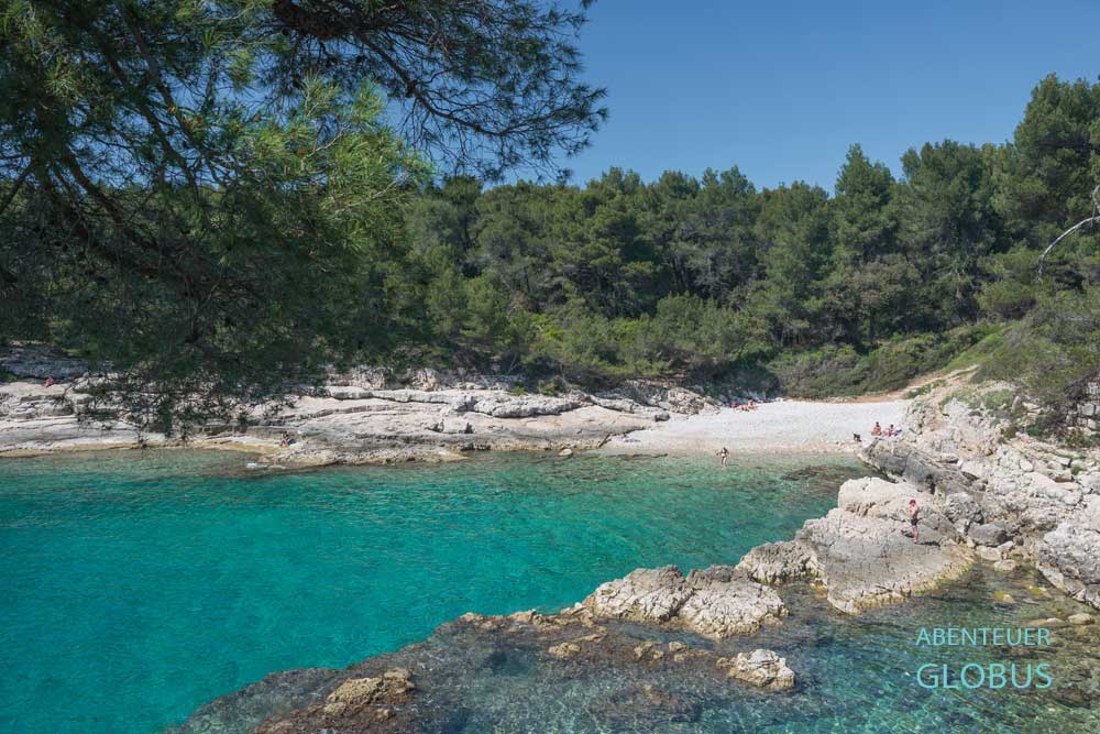 Ciklonska Plaza (Cyclon Beach) in der Bucht Muzilj in Pula