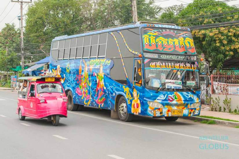 Bus mit Graffiti in Ayutthaya