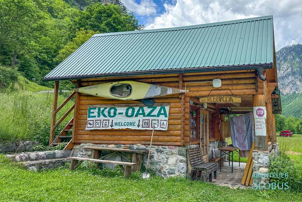 Rezeption vom Campingplatz Eko Oaza – Tear of Europe im Dorf Gornja Dobrilovina in der Tara Schlucht