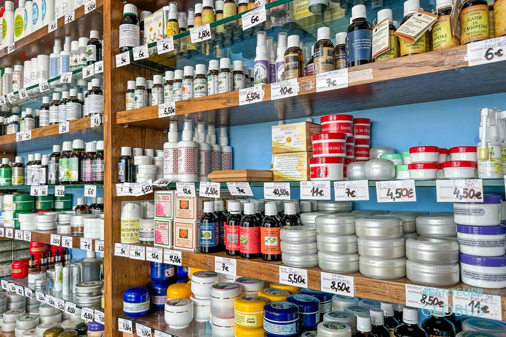 Angebot im Klosterladen im Kloster Ostrog nahe Niksic