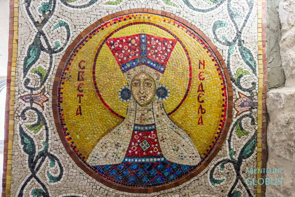 Kunstvolles Mosaik im Kloster Ostrog in der Nähe von Danilograd