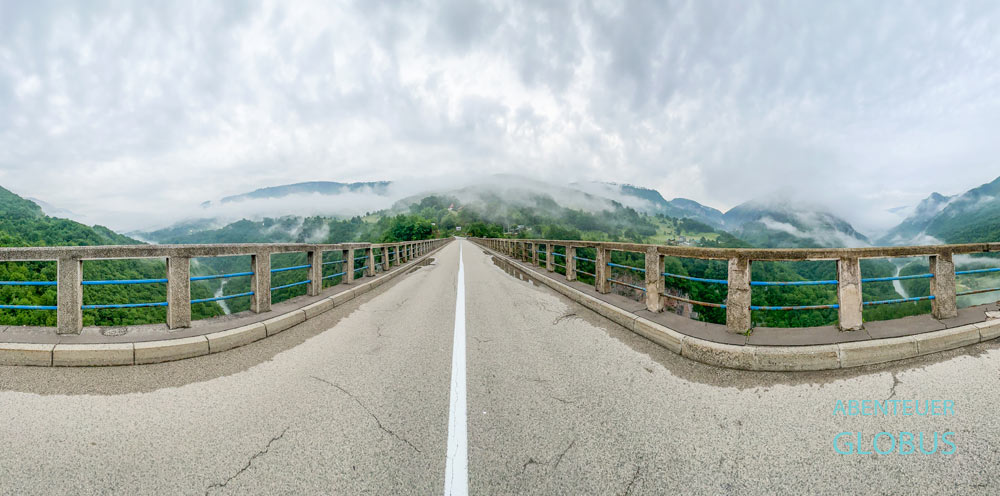 Tara-Brücke in der Tara-Schlucht im Nationalpark Durmitor