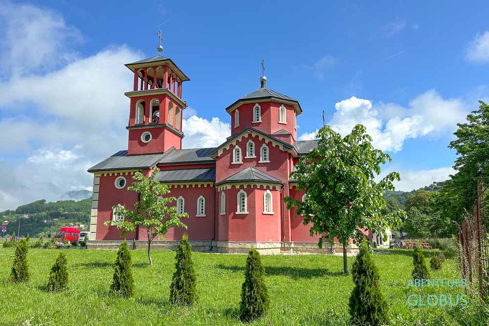 Serbisch-orthodoxe Kirche der Geburt Christi in Mojkovac