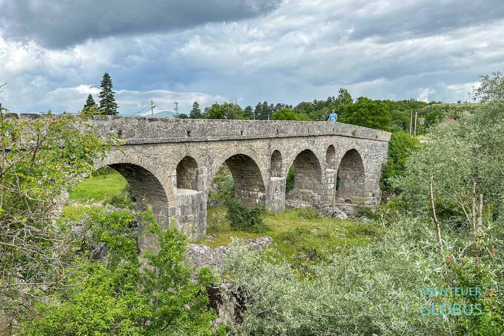 Römische Brücke Mostanica in der Nähe von Niksic