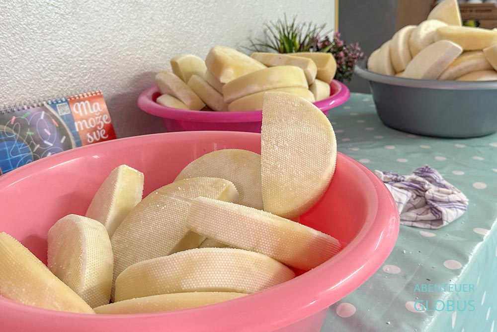 Bio-Ziegenkäse aus Ziegenkäserei Gazdinstvo Butorovic in der Nähe von Niksic