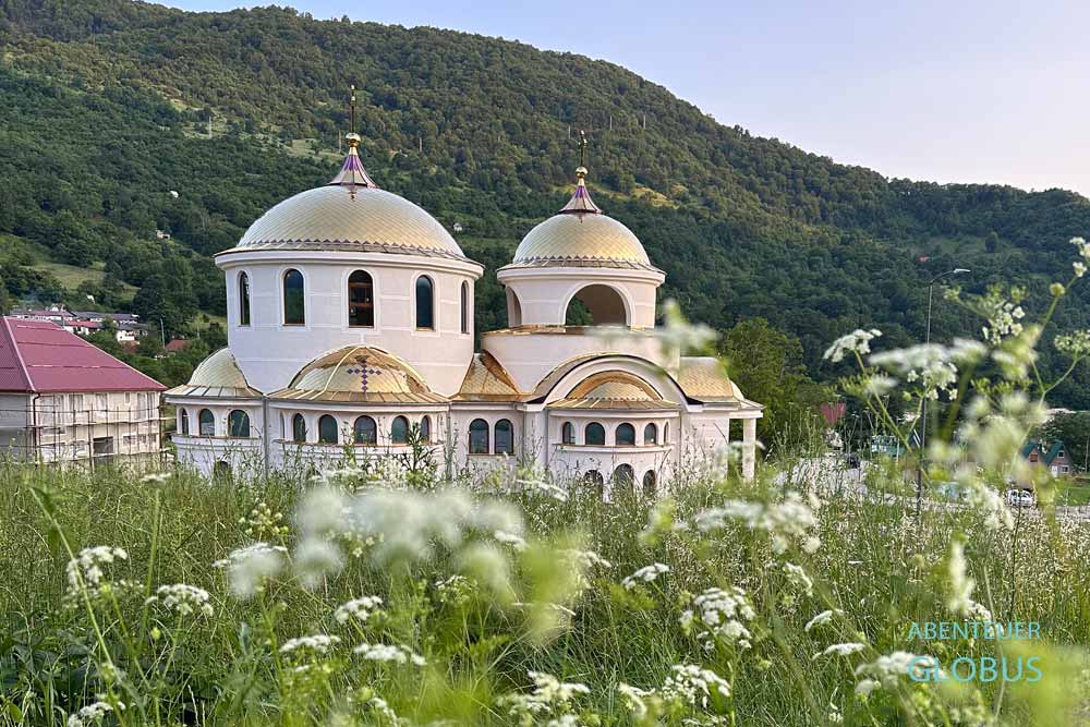 Kathedrale des Heiligen Makarije Sokolovic in Pluzine am See Piva