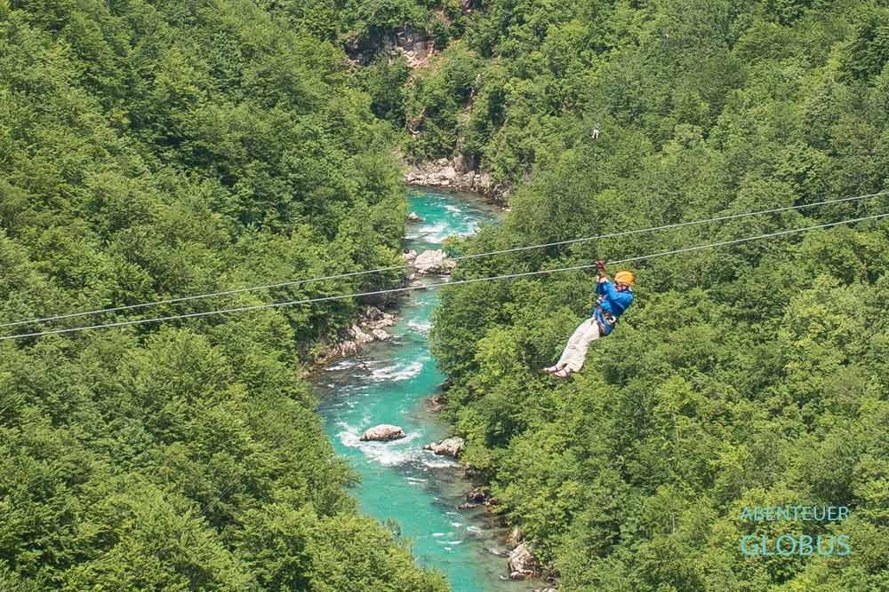 Zipline über dem Fluss Tara in der Tara Schlucht