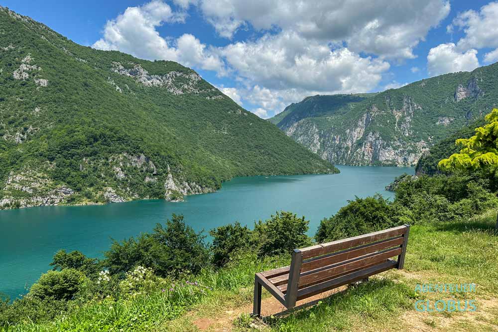 Aussichtspunkt am Piva-Staussee in Pluzine im Naturpark Piva