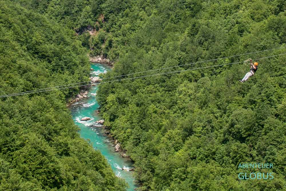 Zipline über den Fluss Tara im Tara Canyon im Durmitor-Nationalpark