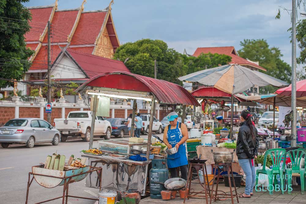 Nachtmarkt am Mekong in Chiang Saen