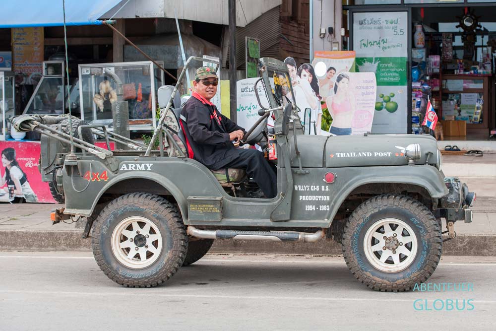 Postbote mit Jeep Willy in Chiang Saen