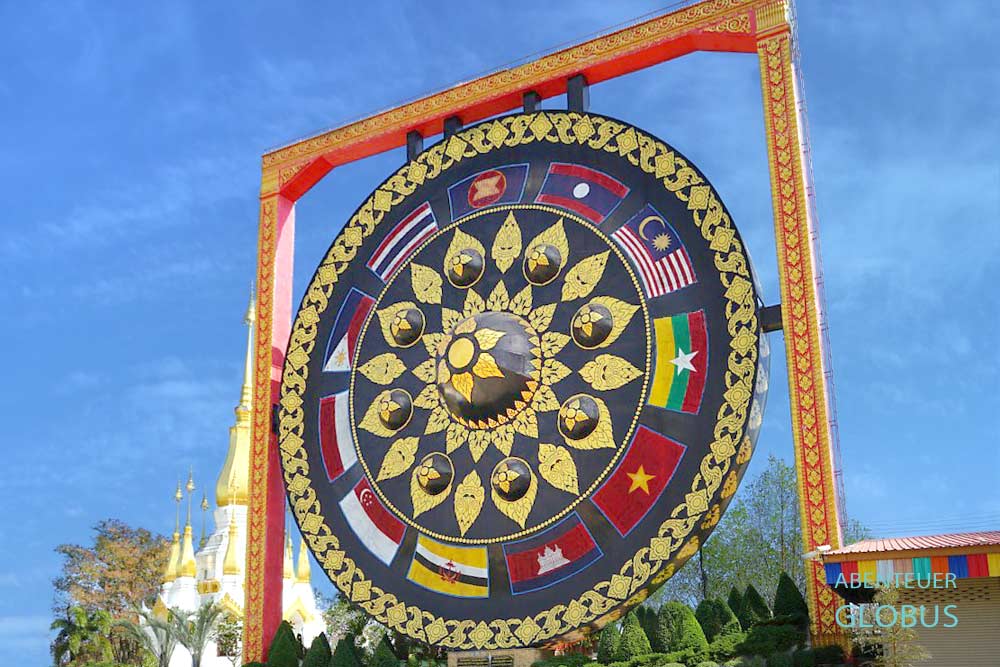 Der berühmte Gong im Wat Tham Khuha Sawan