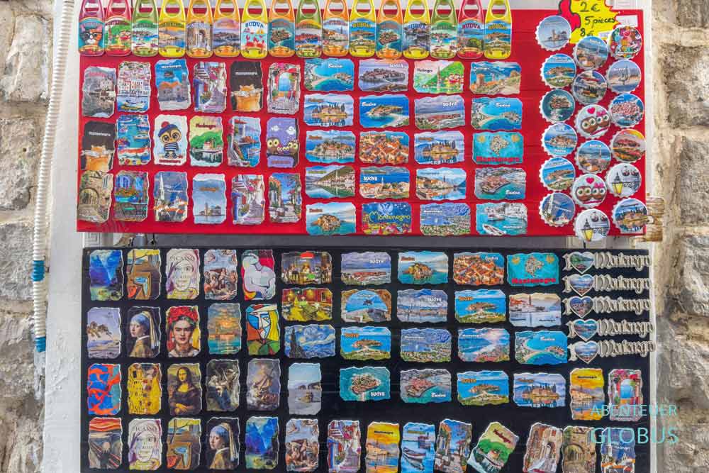 Souvenirs in der Altstadt von Budva