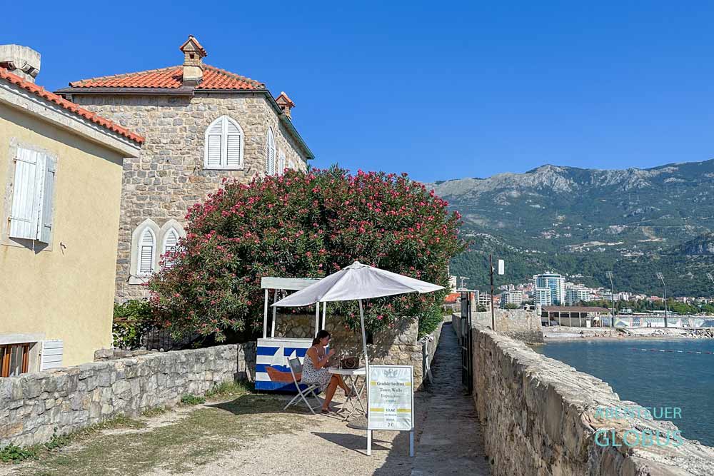Altstadt von Budva: Eingang zur Stadtmauer
