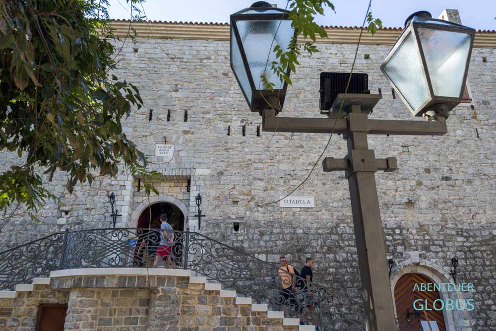Sehenswürdigkeit in der Altstadt Stari Grad von Budva: Zitadelle (Festung der Heiligen Maria) 