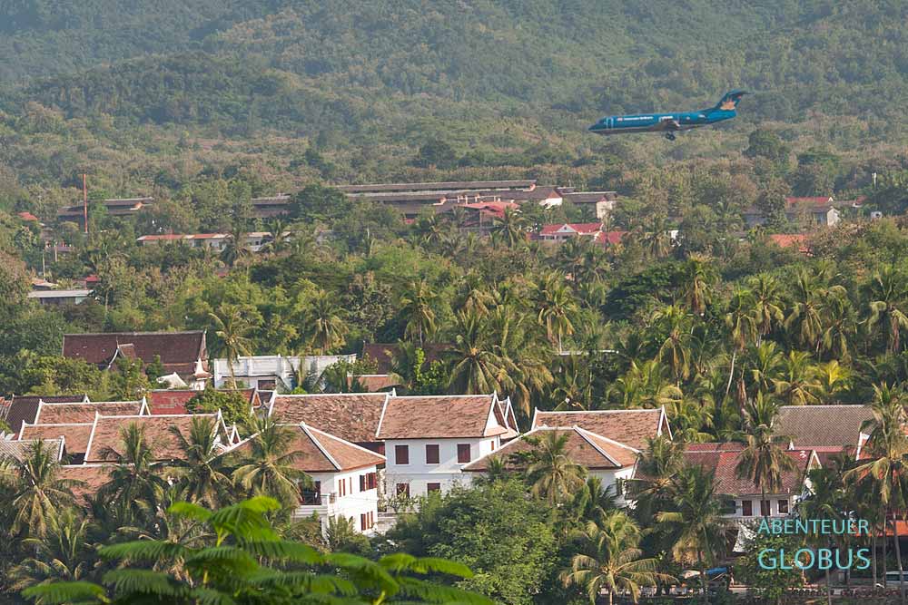 Flug von Vientiane in die ehemalige Königsstadt Luang Prabang
