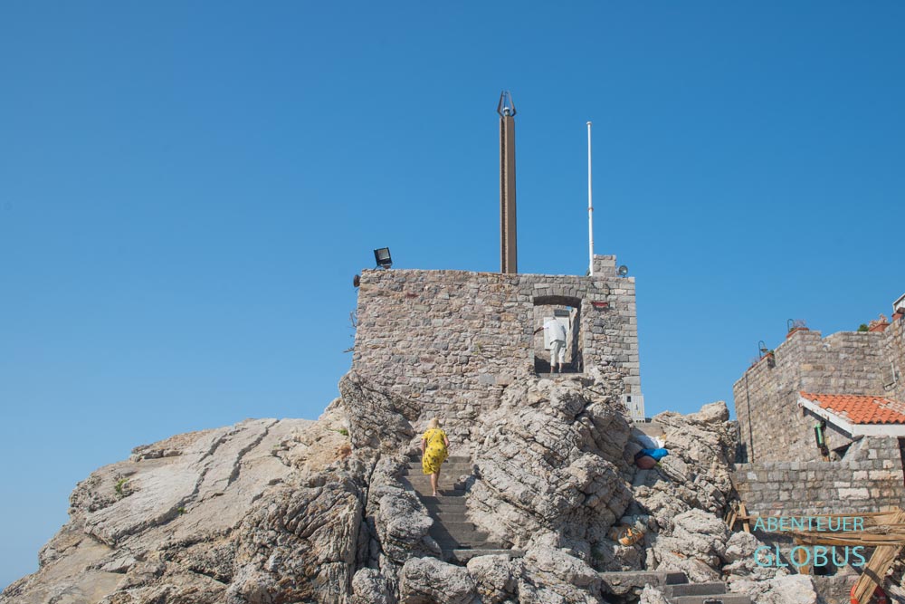 Aussichtspunkt an der Kanone und dem Obelisken des Kastells Lastva 